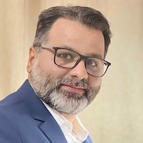 دکتر امید اسماعیلى
